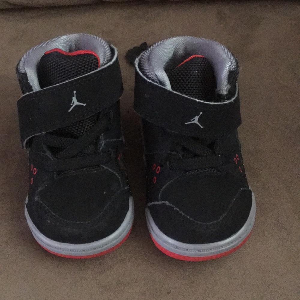 Toddler 4c Jordan flight origin shoes.